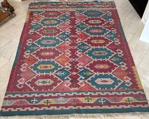 Vintage Geometric Ethnic Area Rug / Textile measures 66 x 94 inches