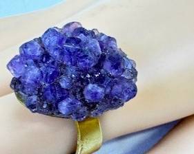 Stunning 18k and Amethyst Cluster Ring 

Size 6.5