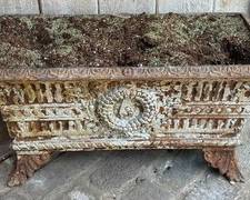 Vintage Metal Planter 

Item in vintage condition with wear which enhances the appearance! 

Measures 28" x 14" x 13.5" 