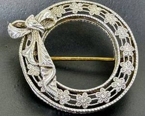 Petite Vintage 14K Circular Brooch 

Lovely, delicate design, measures about .8 inches. 