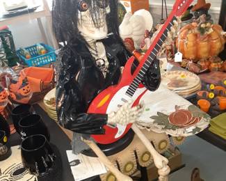 "Put another Dime in the jukebox baby" Eyes Flash, Hands Move, GREAT SOUND & Flashy Jewelry!