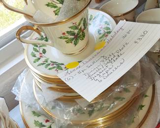 Lenox Christmas Dishes