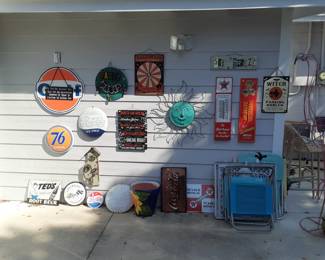 Metal Signs & Decor