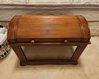 Display Trunk - Great for Quilts