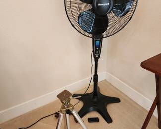 Fan - Tripod