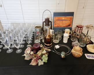 Home Decor - Crystal Wine Glasses 