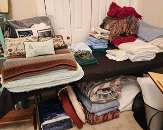 Linens - Blankets- Sheets