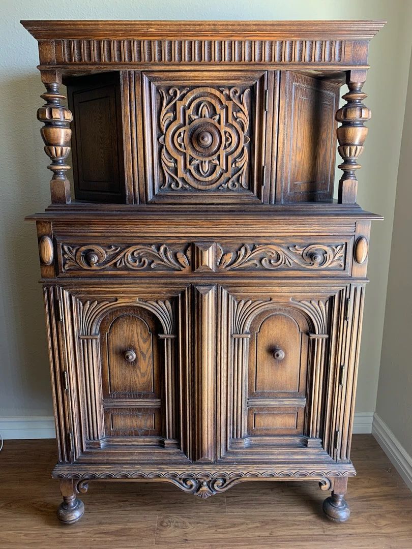 MS151VCarved Wood Hutch