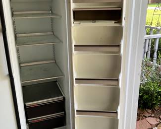 Refrigerator section 