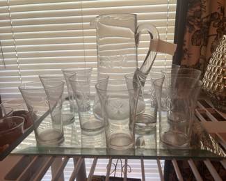 Pitcher matches glasses set