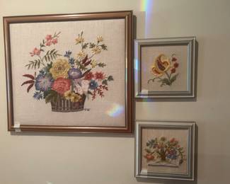 Framed set of 3 flower pictures 