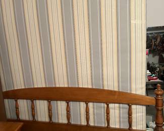 Twin bed headboard & mattress