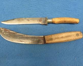 Lot 47. Two vintage knives including an Old Hickory