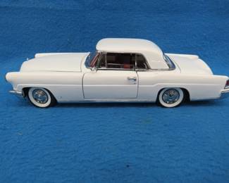 Lot 79. Signature Models 1956 Lincoln Continental Mark II.&nbsp; 1:18 scale die-cast car.