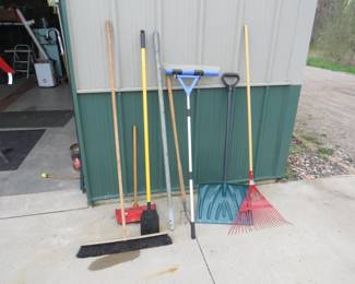 Lot 199. Long handled tools