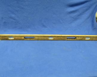 Lot 234. Vintage 4' level