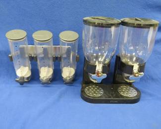 Lot 215. Breakfast bar serving set