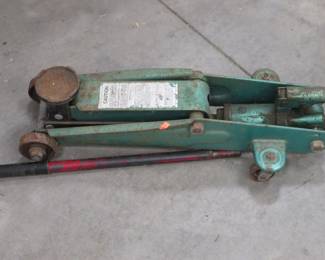 Lot 368. Floor jack