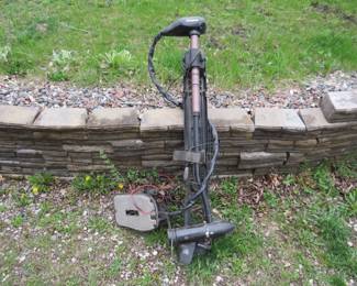 Lot 202. Evinrude 36-pound, 12V thrust trolling motor, untested