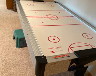 Air Hockey Table