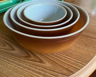 Pyrex Nested Mixing Bowls  *Old Orchard 