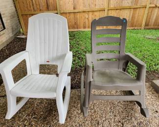 2 Outdoor Rockers
