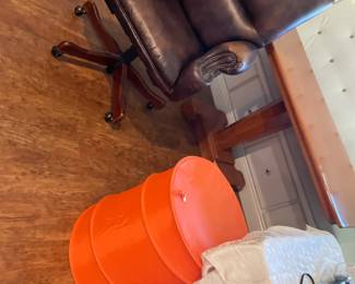 2 matching Brwn leather  office chairs