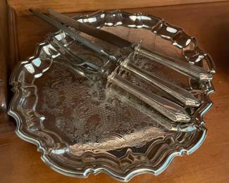 Footed silver-plated tray and carving set