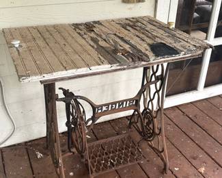 vintage seeing machine table 