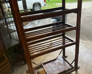 Rolling wooden rack 