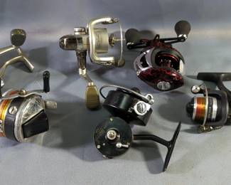 Fishing Reels, Includes Garcia Mitchell 304, Daiwa D-Spin-1000-B, Daiwa Megaforce 1000, Zebco 33, And Unbranded Reels, Total Qty 6