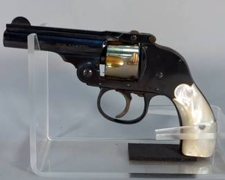 Harrington & Richardson Hammerless .32 S&W 5-Shot Revolver SN# 153726, Pearl Style Grips