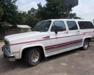 1991 Chevy Suburban in running condition   one owner Odometer shows 112K 