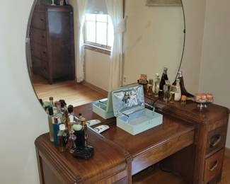 Antique dressing table
