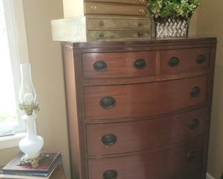 Antique chest of drawers