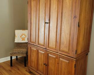 Office armoire