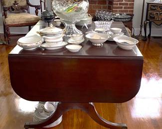 Duncan Phyffe drop leaf dining table