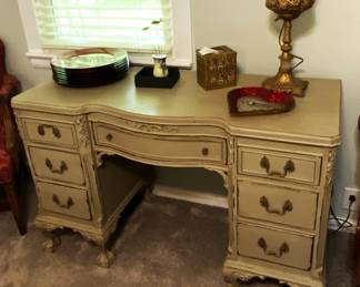 mahogany veneer desk/dressing table