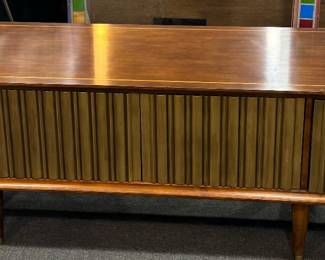 MCM Style Entertainment Stand