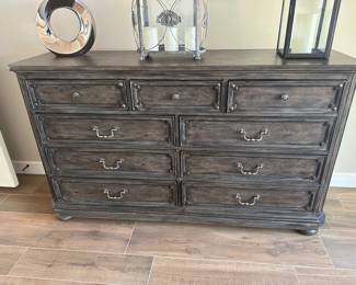 Hooker Furniture Vintage West Nine-Drawer Dresser
