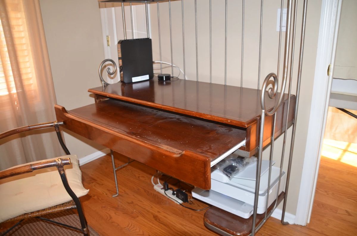 Melville The Greens ONLINE AUCTION Eclectic... starts on 5/10/2024