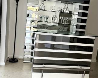 White Lacquered Mirrored Bar Stand & Shelves