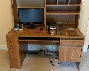 Computer desk with accessories