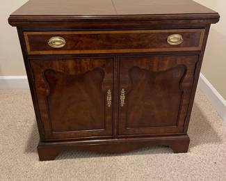 Thomasville Dining Room Bar Cabinet with Tabletop
