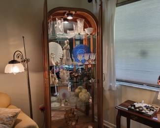 Lighted curio. $300.