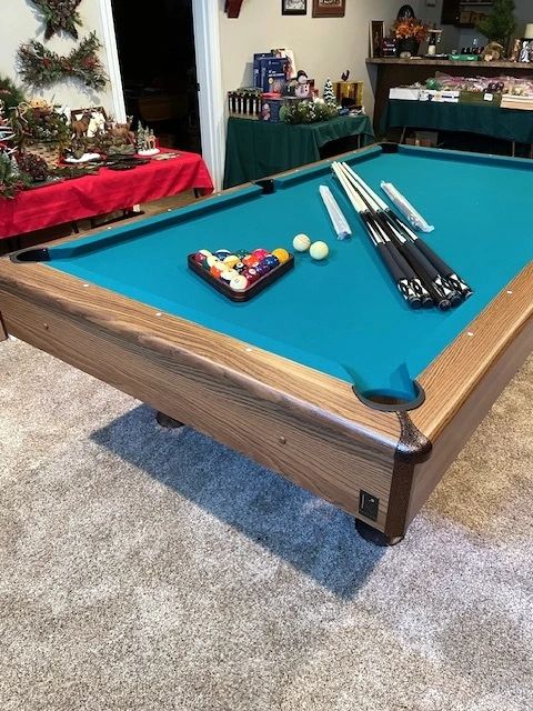 Kasson Pool Table with Cues & Accessories - LIKE NEW Condition!
