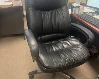 Desk chair, some wear - $25  - Appointment required to preview the items. Please call or text 386-290-1463 to schedule a time during the hours posted. Thank you.