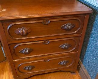 Antique Chest of Drawers, Acorn Drawer Pulls, Dove Tailed Jointed Drawers