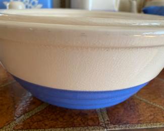 Vintage Universal Potteries Mixing Bowls