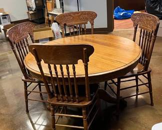 Another photo of this beautiful Dining Set with all 4 Chairs.